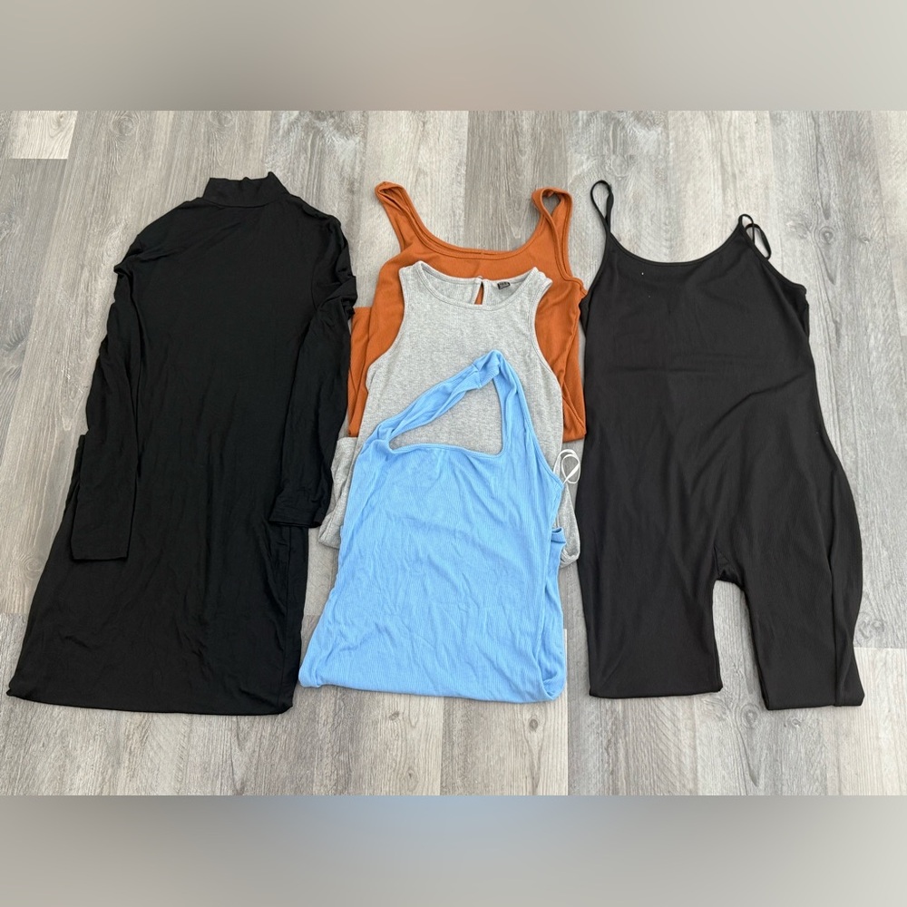 SHEIN 5 Pieces Bundle SZ(L)